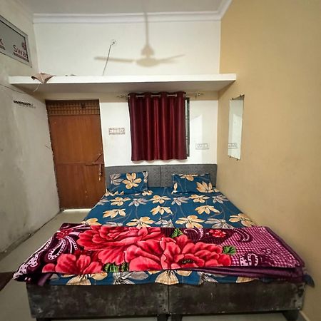 Khatu Shyam Guest House Ayodhya المظهر الخارجي الصورة